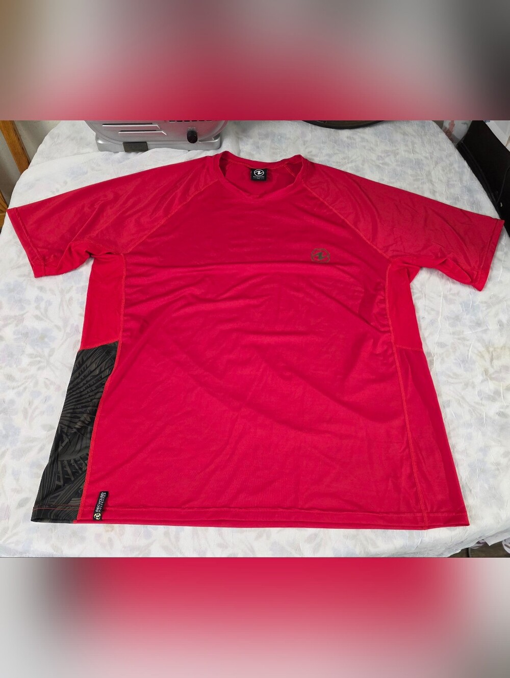 Aqualung Men's Short Sleeve Rash Guard Red/Black Size 2XL.
